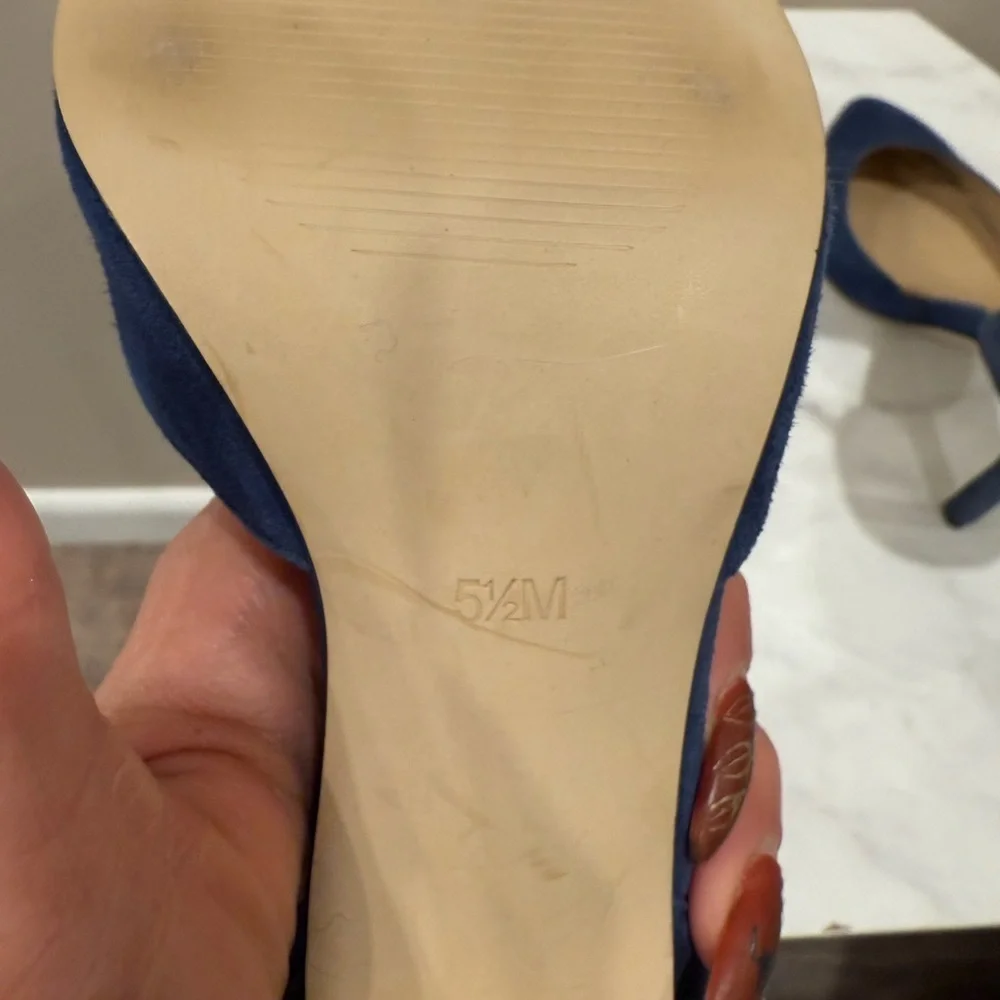 🔥Audrey Brooke Women's Blue Suede Heels Sz 5.5 ECU🔥